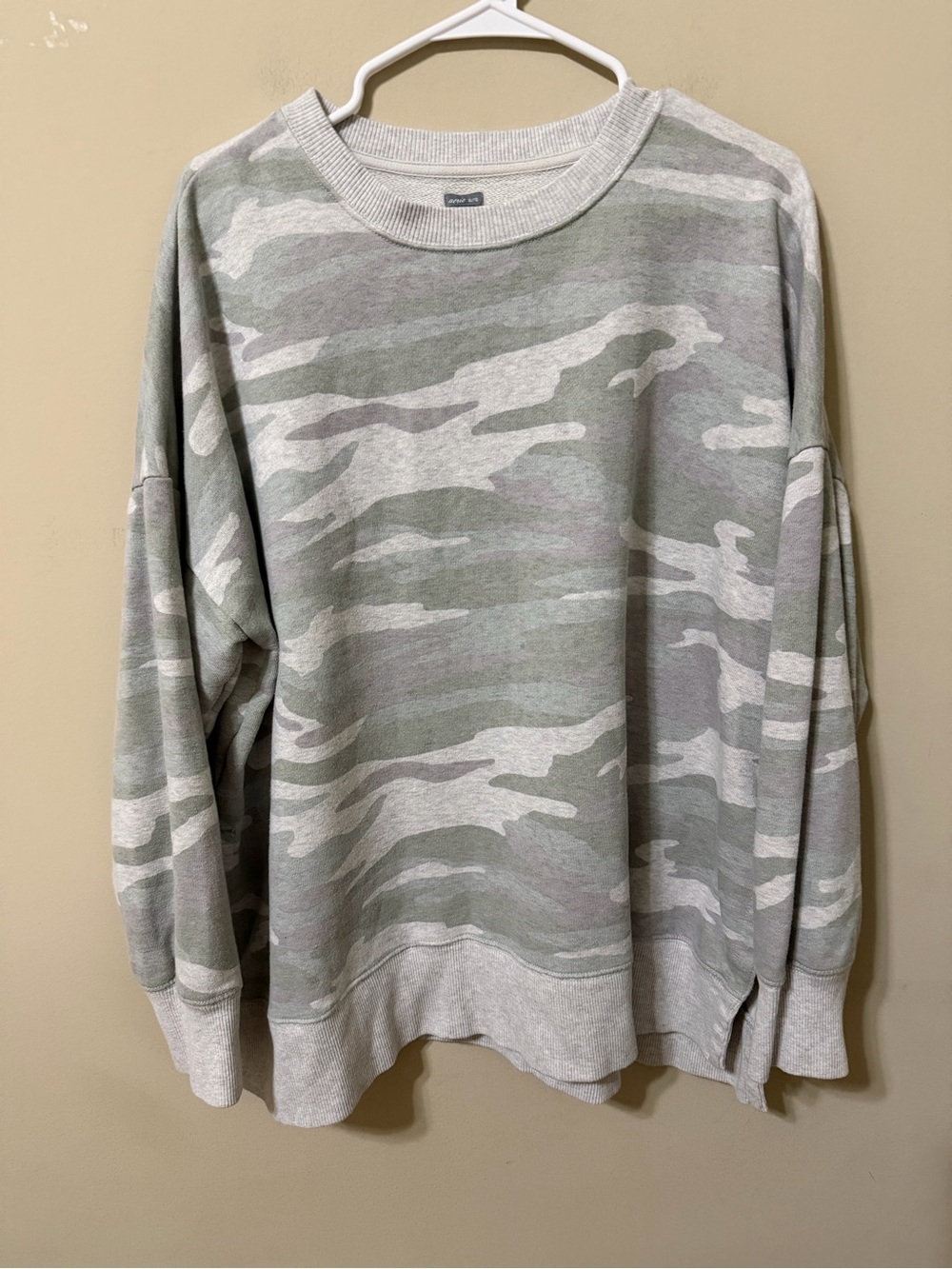 aerie Women's Crewneck Sweatshirt Light Green & Gray Camo xl oversized cozy euc